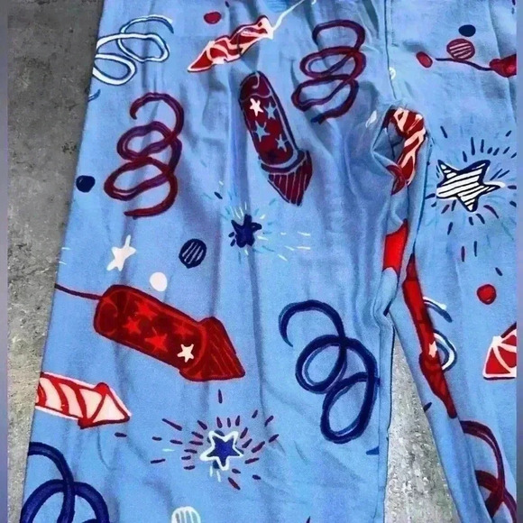 Lularoe one size blue rockets/fireworks leggings. NWOT . Americana/July 4th. - Picture 4 of 6